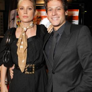 Alice Evans and Ioan Gruffudd at event of Juno (2007)