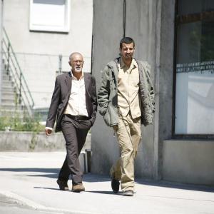 Still of Samir Guesmi and Amor Hakkar in Quelques jours de répit (2010)