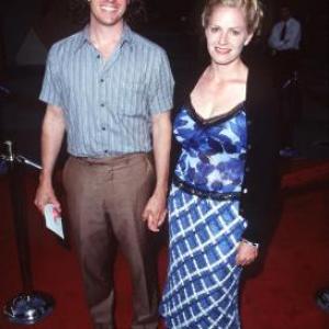 Elisabeth Shue and Davis Guggenheim at event of Out of Sight 1998