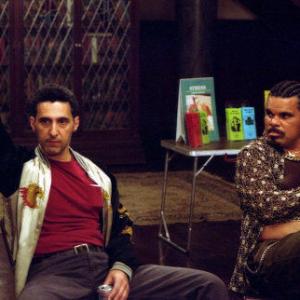 Still of John Turturro and Luis Guzmán in Anger Management (2003)