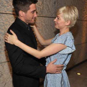 Jake Gyllenhaal and Michelle Williams at event of Blue Valentine 2010