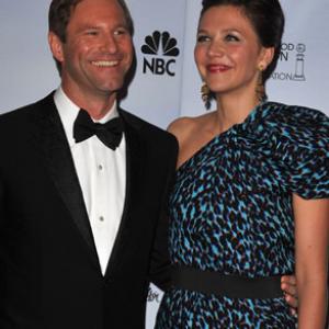 Aaron Eckhart and Maggie Gyllenhaal at event of The 66th Annual Golden Globe Awards 2009