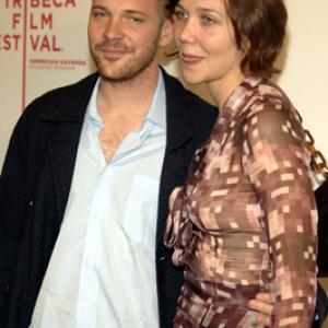 Maggie Gyllenhaal and Peter Sarsgaard at event of The Great New Wonderful 2005