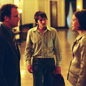 Still of John C Reilly Maggie Gyllenhaal and Diego Luna in Criminal 2004
