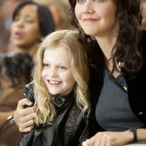 Still of Maggie Gyllenhaal and Emily Alyn Lind in Won't Back Down (2012)