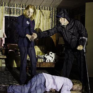Still of Marg Helgenberger Robert David Hall and Caryn Mower in CSI kriminalistai 2000