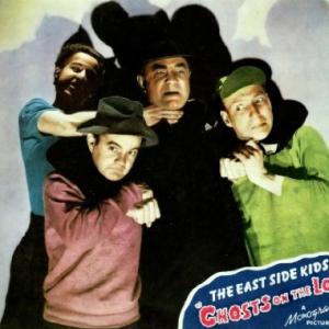 Bela Lugosi, Leo Gorcey and Huntz Hall in Ghosts on the Loose (1943)