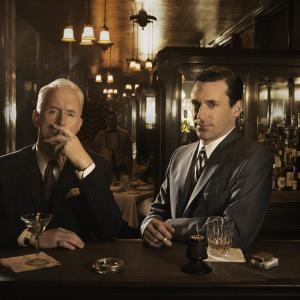 Still of Jon Hamm and John Slattery in MAD MEN Reklamos vilkai 2007