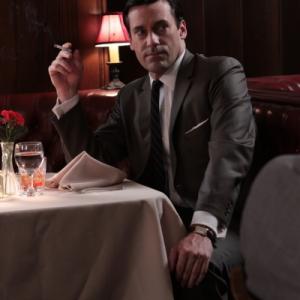 Still of Jon Hamm in MAD MEN. Reklamos vilkai (2007)