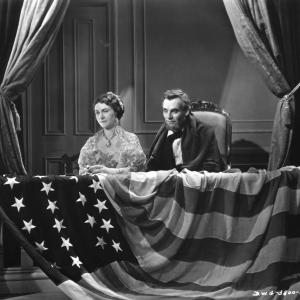 Still of Kay Hammond and Walter Huston in Abraham Lincoln 1930