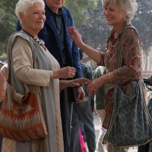 Still of Judi Dench, Diana Hardcastle and Bill Nighy in Geriausias egzotiskas Marigold viesbutis 2 (2015)