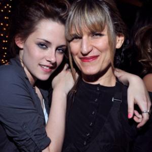 Catherine Hardwicke and Kristen Stewart at event of Twilight (2008)