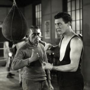 Still of Carl Brisson and Gordon Harker in The Ring 1927
