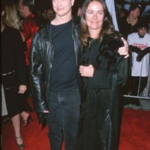 Gary Sinise and Moira Sinise at event of Mission to Mars (2000)