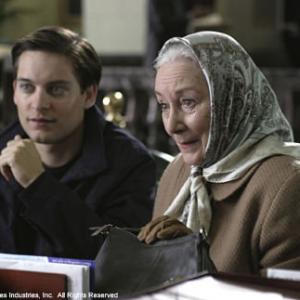 Still of Tobey Maguire and Rosemary Harris in Zmogus voras 2 (2004)