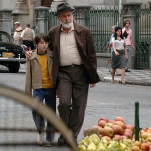 Germano Haiut and Michel Joelsas in O Ano em Que Meus Pais Saíram de Férias (2006)