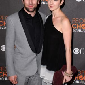 Simon Helberg and Jocelyn Towne at event of The 36th Annual People's Choice Awards (2010)