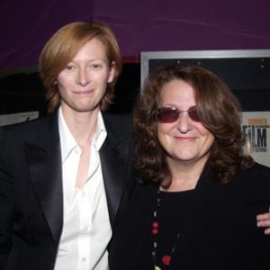 Lynn Hershman-Leeson and Tilda Swinton at event of Teknolust (2002)
