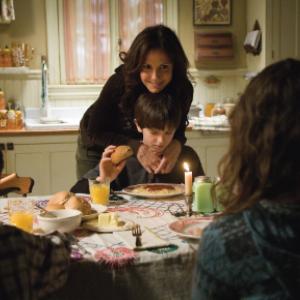Still of Mary-Louise Parker and Freddie Highmore in The Spiderwick Chronicles (2008)