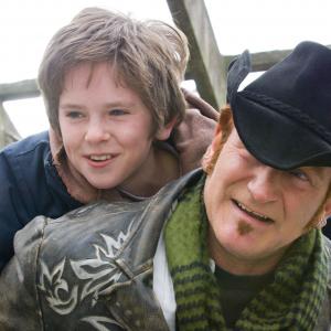 Still of Robin Williams and Freddie Highmore in August Rush 2007