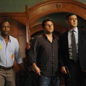 Still of Dulé Hill, Maggie Lawson, Timothy Omundson and James Roday in Aiskiaregys (2006)
