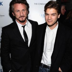 Sean Penn and Emile Hirsch at event of Milk 2008