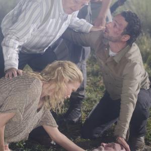 Still of Laurie Holden and Andrew Lincoln in Vaiksciojantys negyveliai 2010