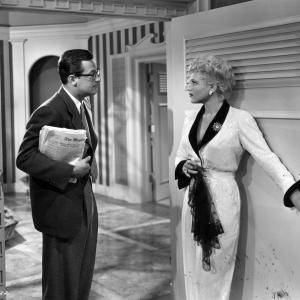 Still of William Holden and Judy Holliday in Born Yesterday 1950