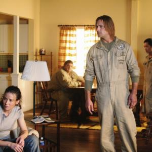 Still of Josh Holloway and Evangeline Lilly in Dinge 2004