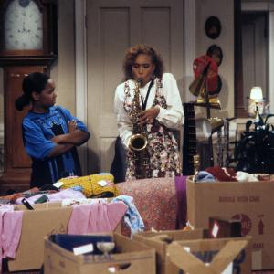 Still of Telma Hopkins and Kellie Shanygne Williams in Family Matters 1989