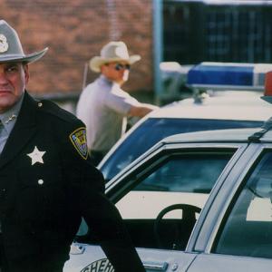 Serge Houde as Sheriff Mitchum : 