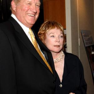 Shirley MacLaine and Ken Howard at event of As - ne blogesne (2005)