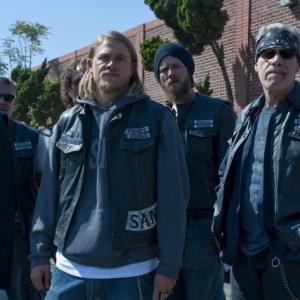 Still of Ron Perlman, Kim Coates, Charlie Hunnam and Ryan Hurst in Sons of Anarchy (2008)