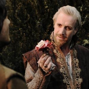 Still of Rhys Ifans in Anonimas 2011