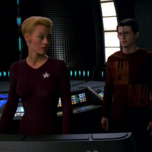 Star Trek Voyager - Lineage Manu Intiraymi and Jeri Ryan