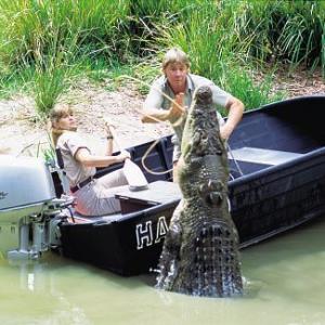 Still of Steve Irwin and Terri Irwin in The Crocodile Hunter: Collision Course (2002)