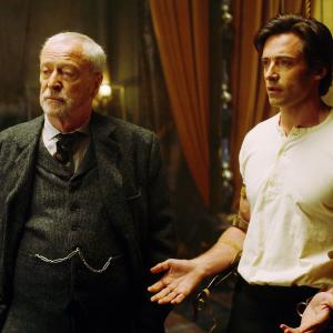 Still of Michael Caine and Hugh Jackman in Prestizas (2006)