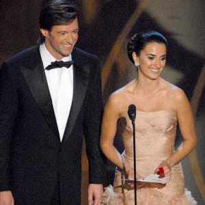 Penélope Cruz and Hugh Jackman at event of The 79th Annual Academy Awards (2007)