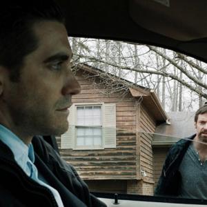 Still of Jake Gyllenhaal and Hugh Jackman in Kaliniai (2013)