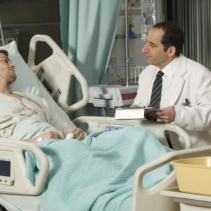 Still of Peter Jacobson and Greg Finley in Hausas 2004