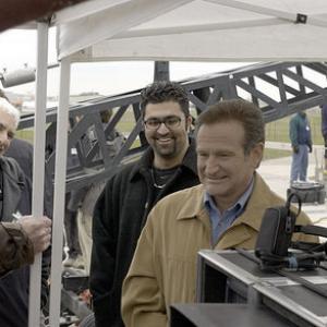 Robin Williams, Kia Jam, and John Schimmel on the set of The Big White