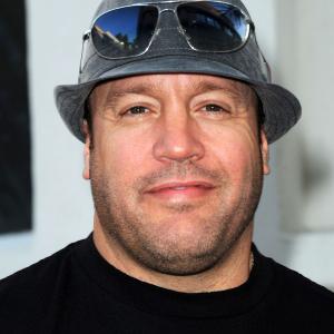 Kevin James at event of A Little Help (2010)