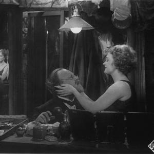 Still of Marlene Dietrich and Emil Jannings in Der blaue Engel 1930