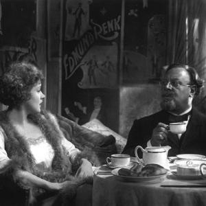 Still of Marlene Dietrich and Emil Jannings in Der blaue Engel 1930