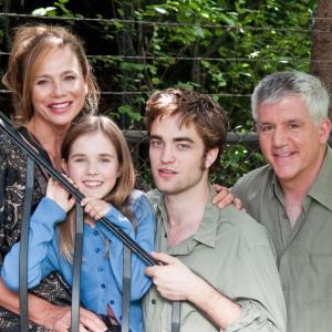Hirsch Family Portrait from feature film REMEMBER ME (Lena Olin, Ruby Jerins, Robert Pattinson, Gregory Jbara)