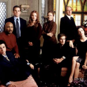 Still of Lauren Ambrose Freddy Rodrguez Frances Conroy Rachel Griffiths Michael C Hall Richard Jenkins Peter Krause and Mathew St Patrick in Sesios pedos po zeme 2001