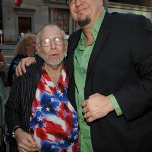 Al Goldstein and Penn Jillette at event of The Aristocrats (2005)