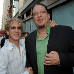 Andy Dick and Penn Jillette at event of The Aristocrats (2005)