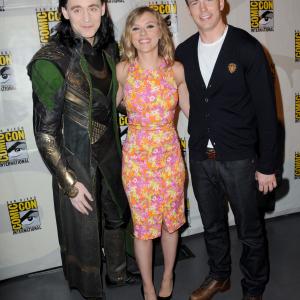 Chris Evans, Scarlett Johansson and Tom Hiddleston at event of Kapitonas Amerika: ziemos karys (2014)