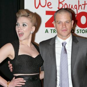 Matt Damon and Scarlett Johansson at event of Mes nusipirkom zoologijos soda 2011